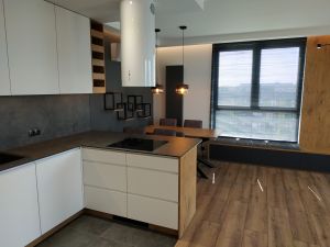 meble kuchenne fronty bialy polmat blat kompaktowy