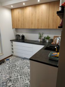 meble kuchenne plyta dab sloneczny