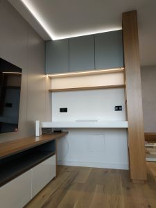 miejsce do pracy w malym mieszkaniu