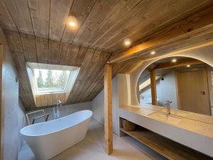 zabudowa skosu meble lazienkowe