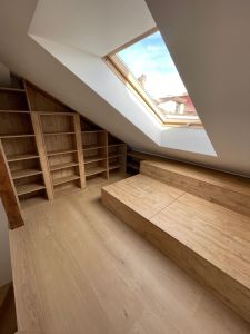 zabudowa skosu z ukrytym przejsciem